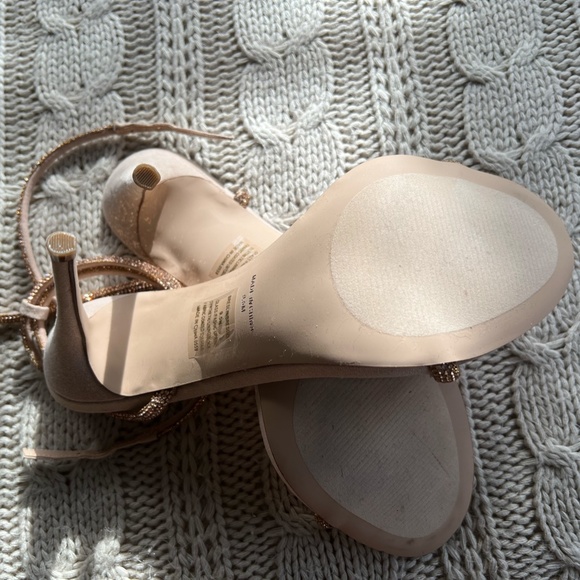 GOLD SHOES - Picture 2 of 6